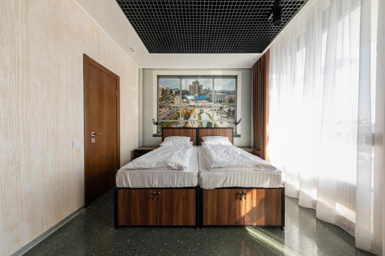 Misto Capsule Hotel Киев Экстерьер фото