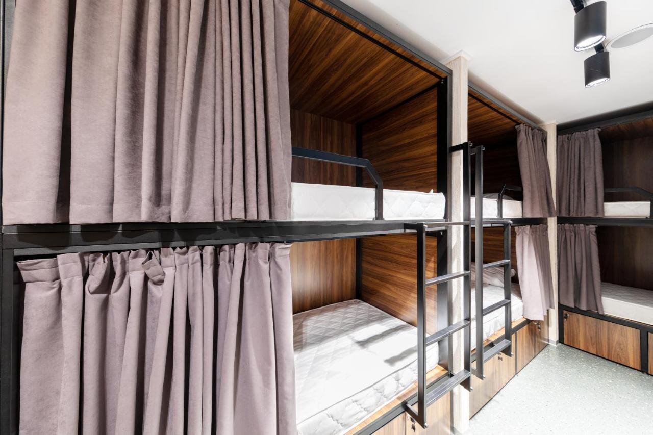 Misto Capsule Hotel Киев Экстерьер фото