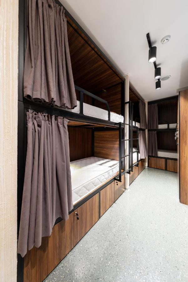 Misto Capsule Hotel Киев Экстерьер фото