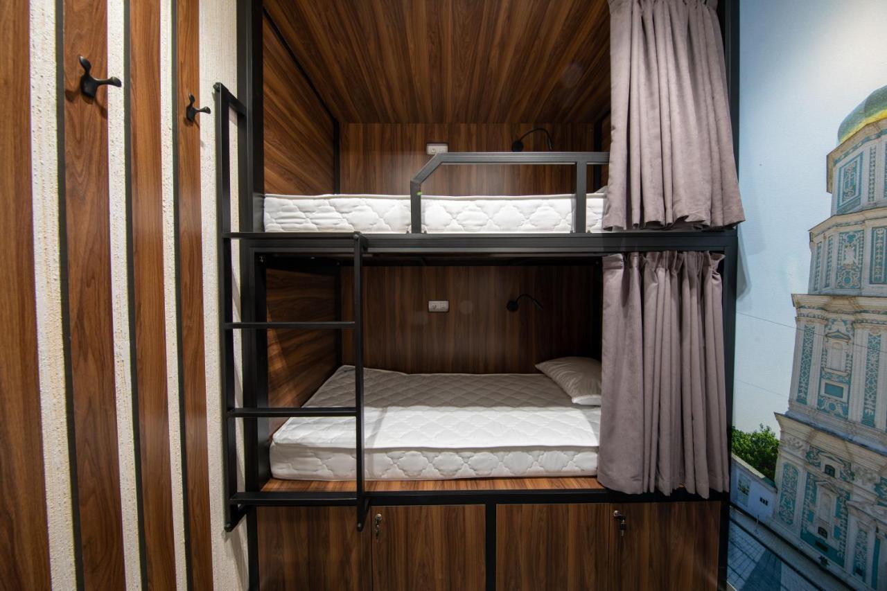 Misto Capsule Hotel Киев Экстерьер фото