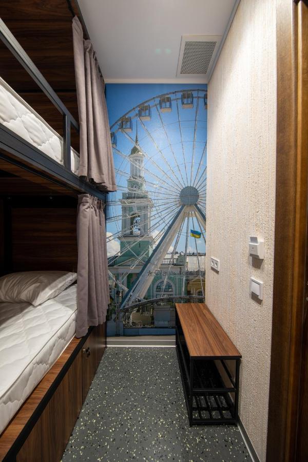 Misto Capsule Hotel Киев Экстерьер фото