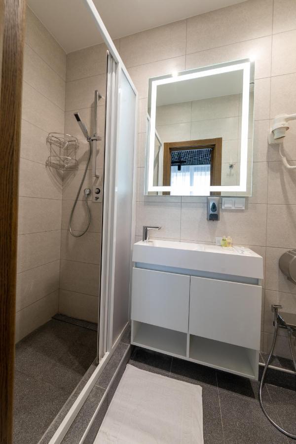 Misto Capsule Hotel Киев Экстерьер фото