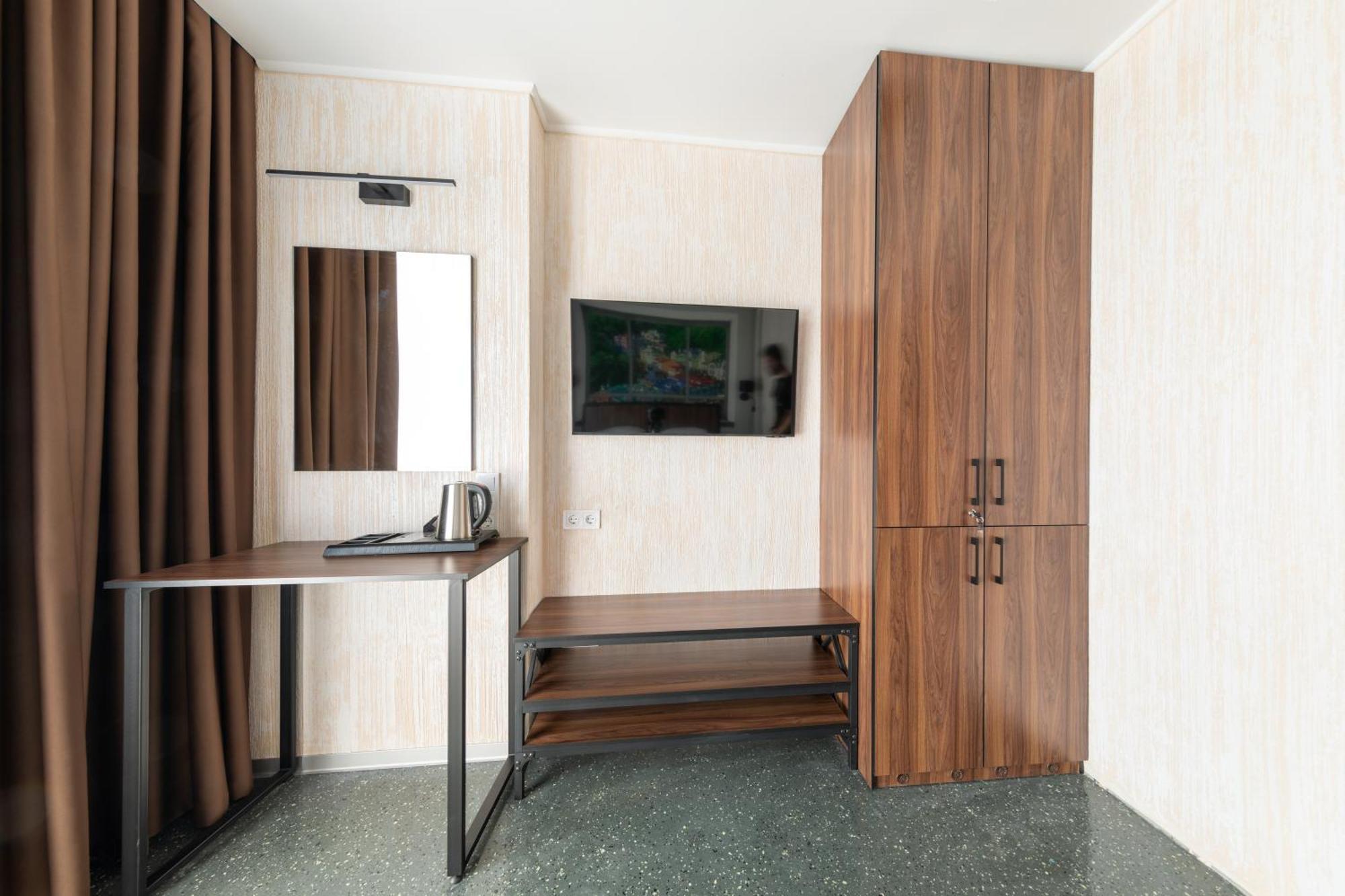 Misto Capsule Hotel Киев Экстерьер фото