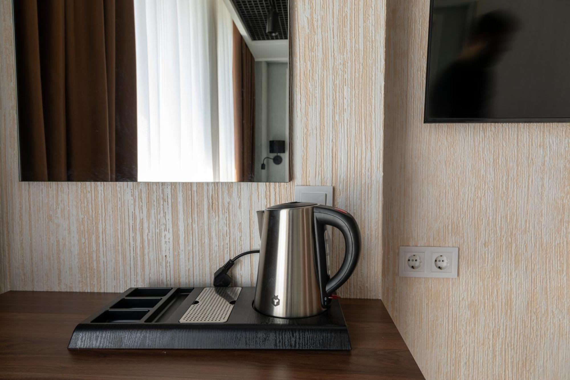 Misto Capsule Hotel Киев Экстерьер фото