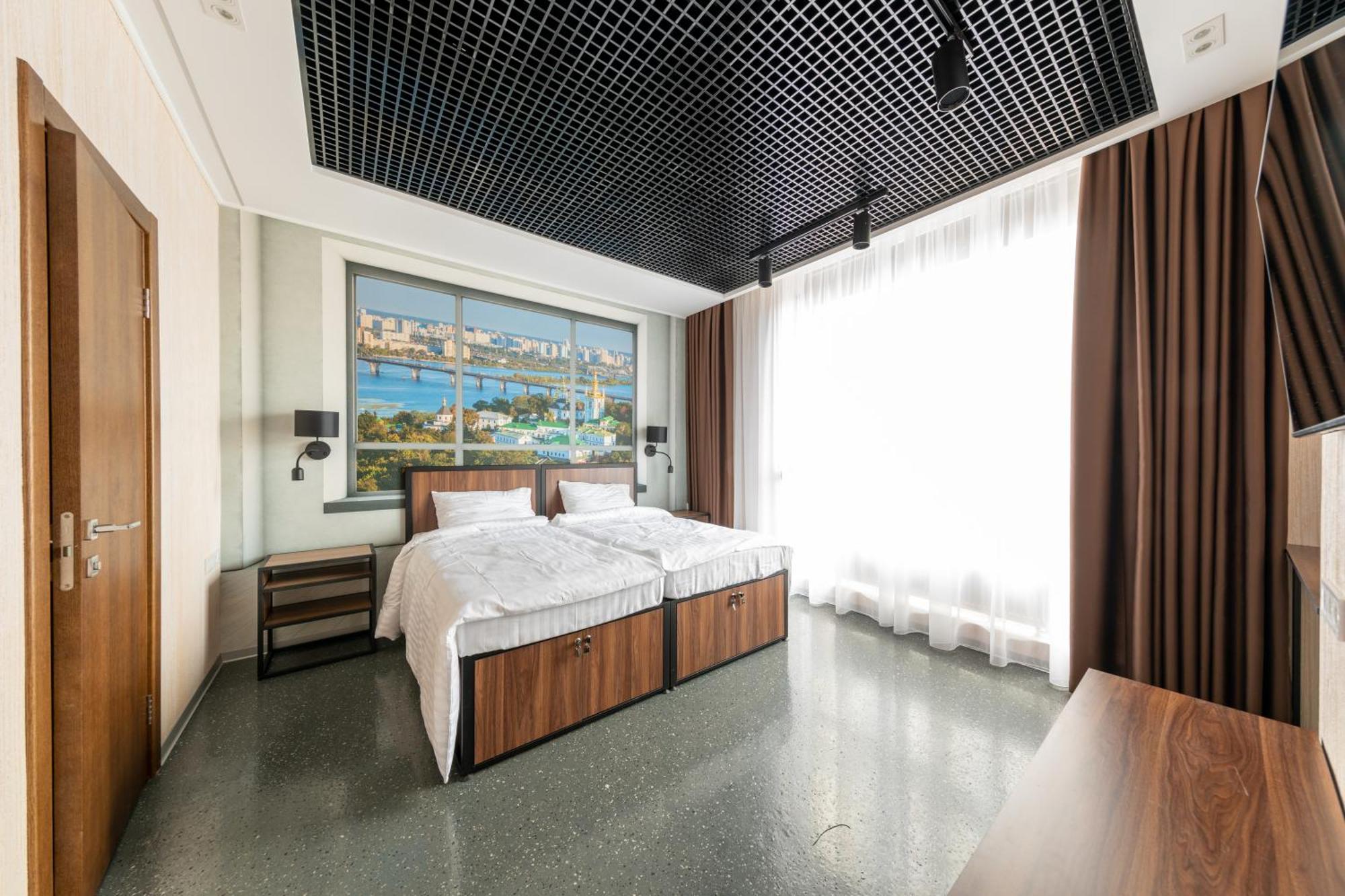 Misto Capsule Hotel Киев Экстерьер фото