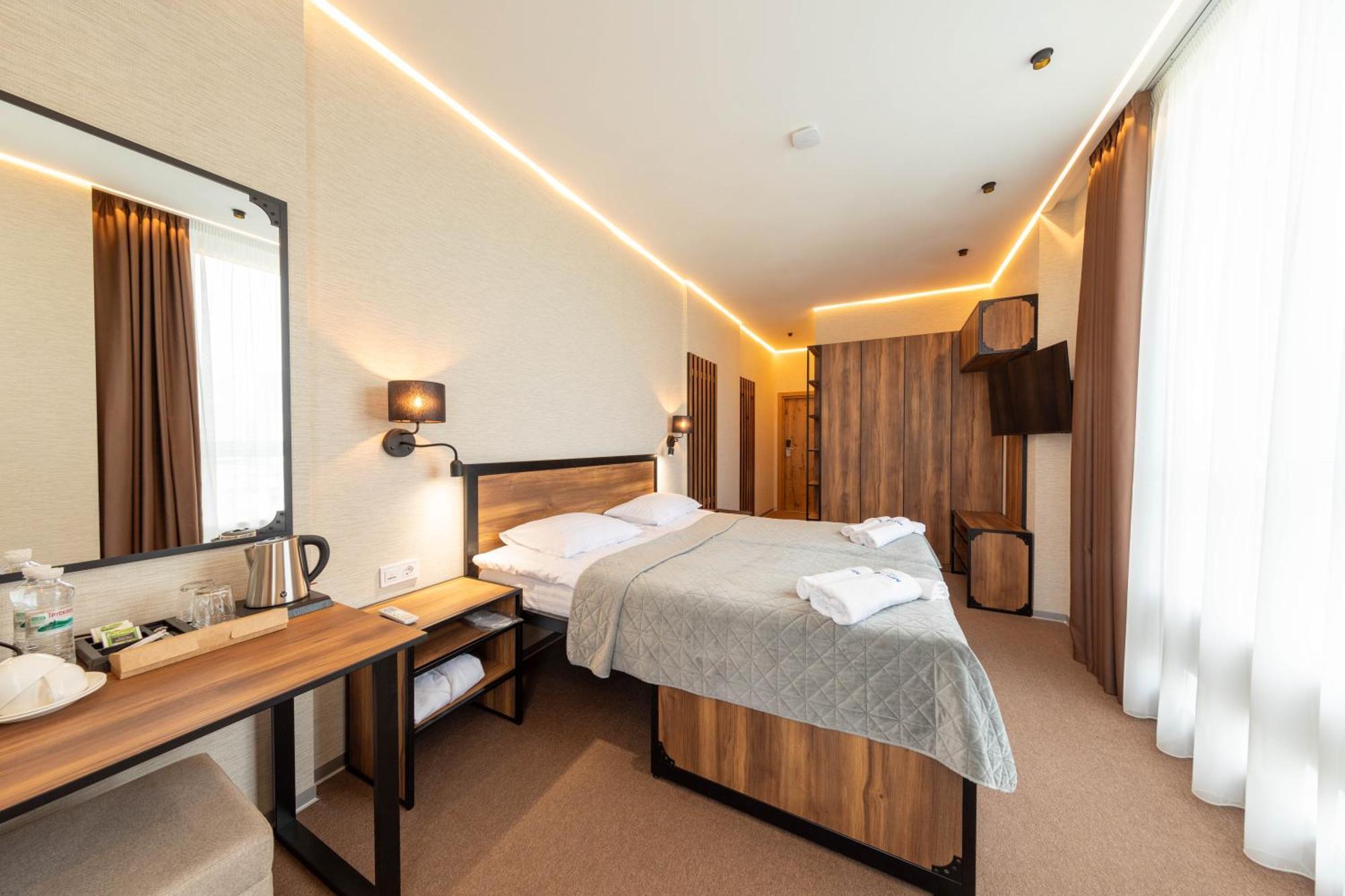 Misto Capsule Hotel Киев Экстерьер фото