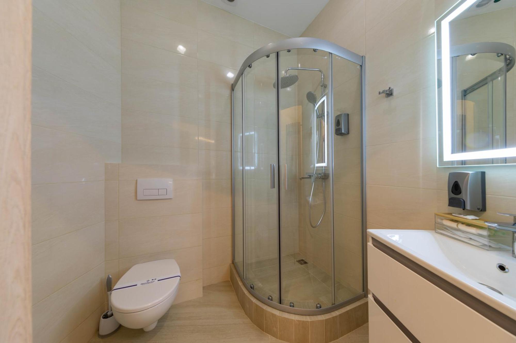 Misto Capsule Hotel Киев Экстерьер фото
