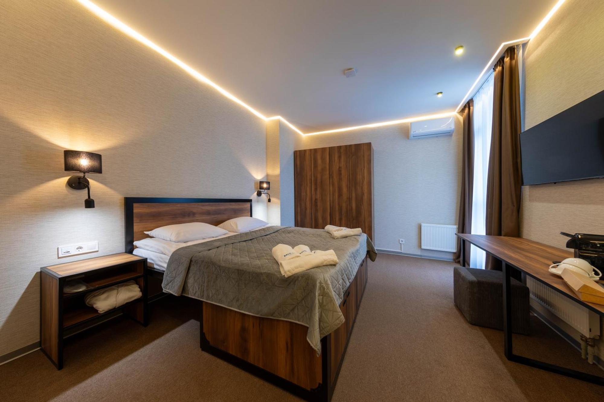 Misto Capsule Hotel Киев Экстерьер фото