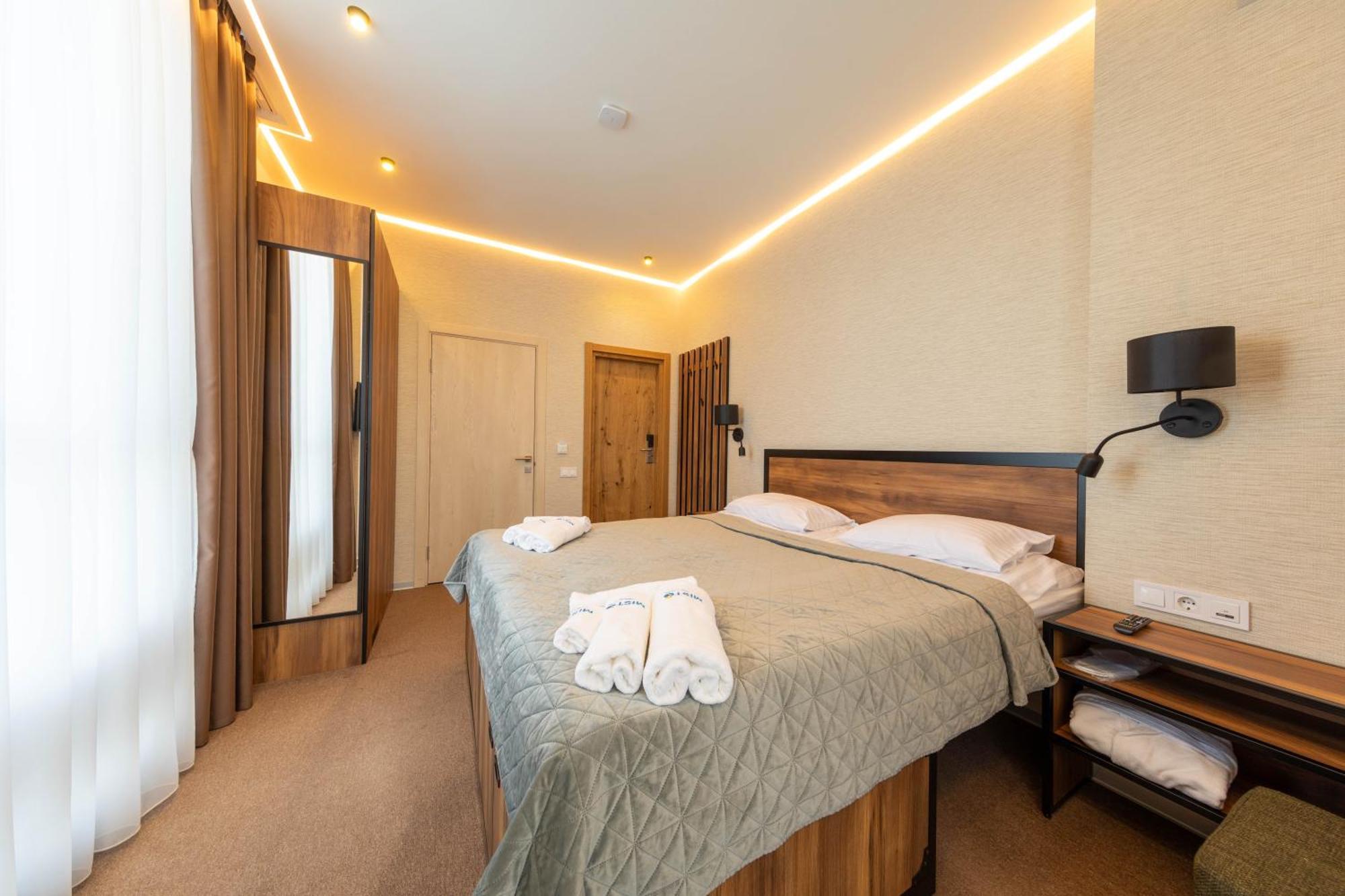 Misto Capsule Hotel Киев Экстерьер фото