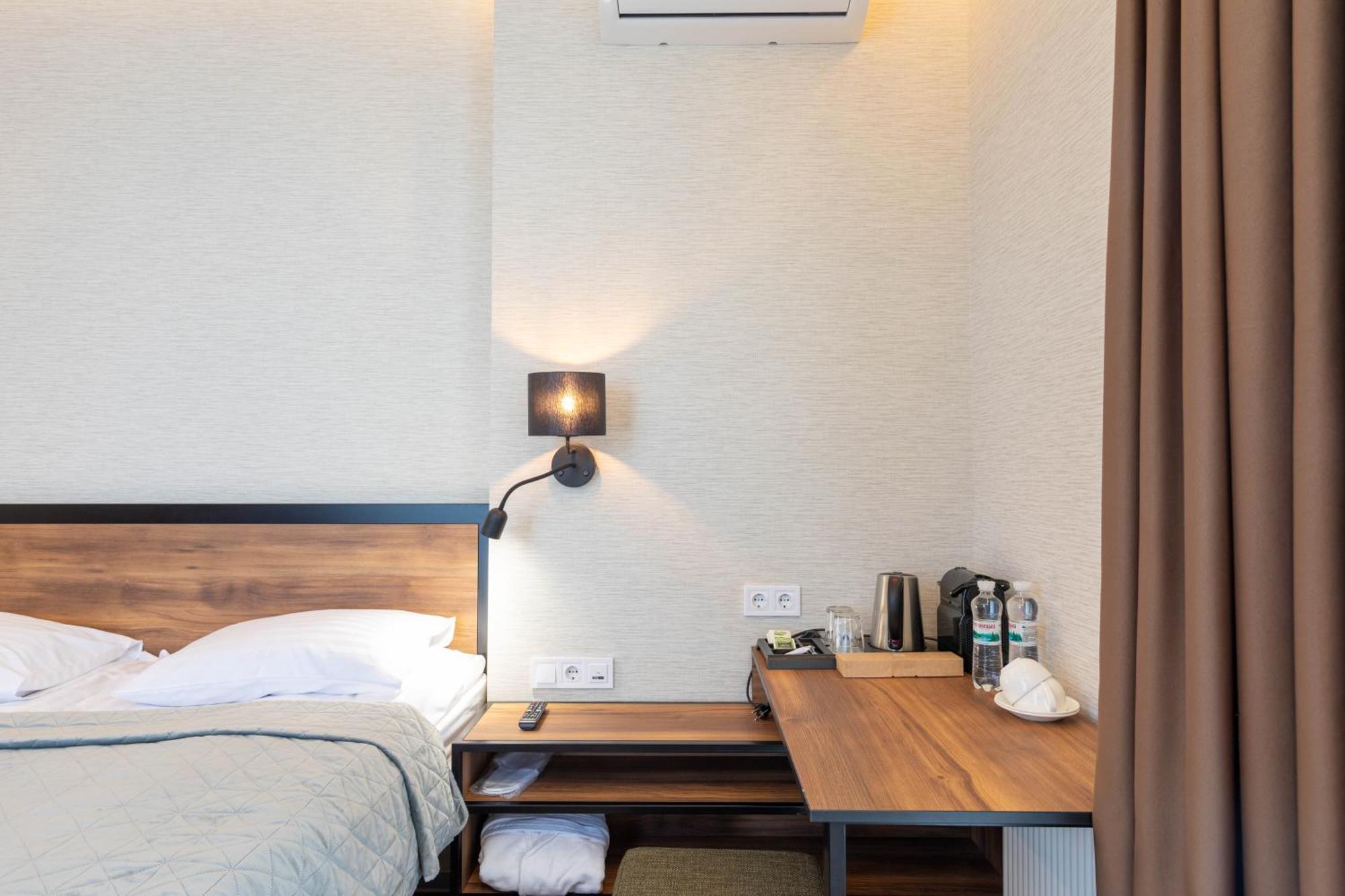 Misto Capsule Hotel Киев Экстерьер фото