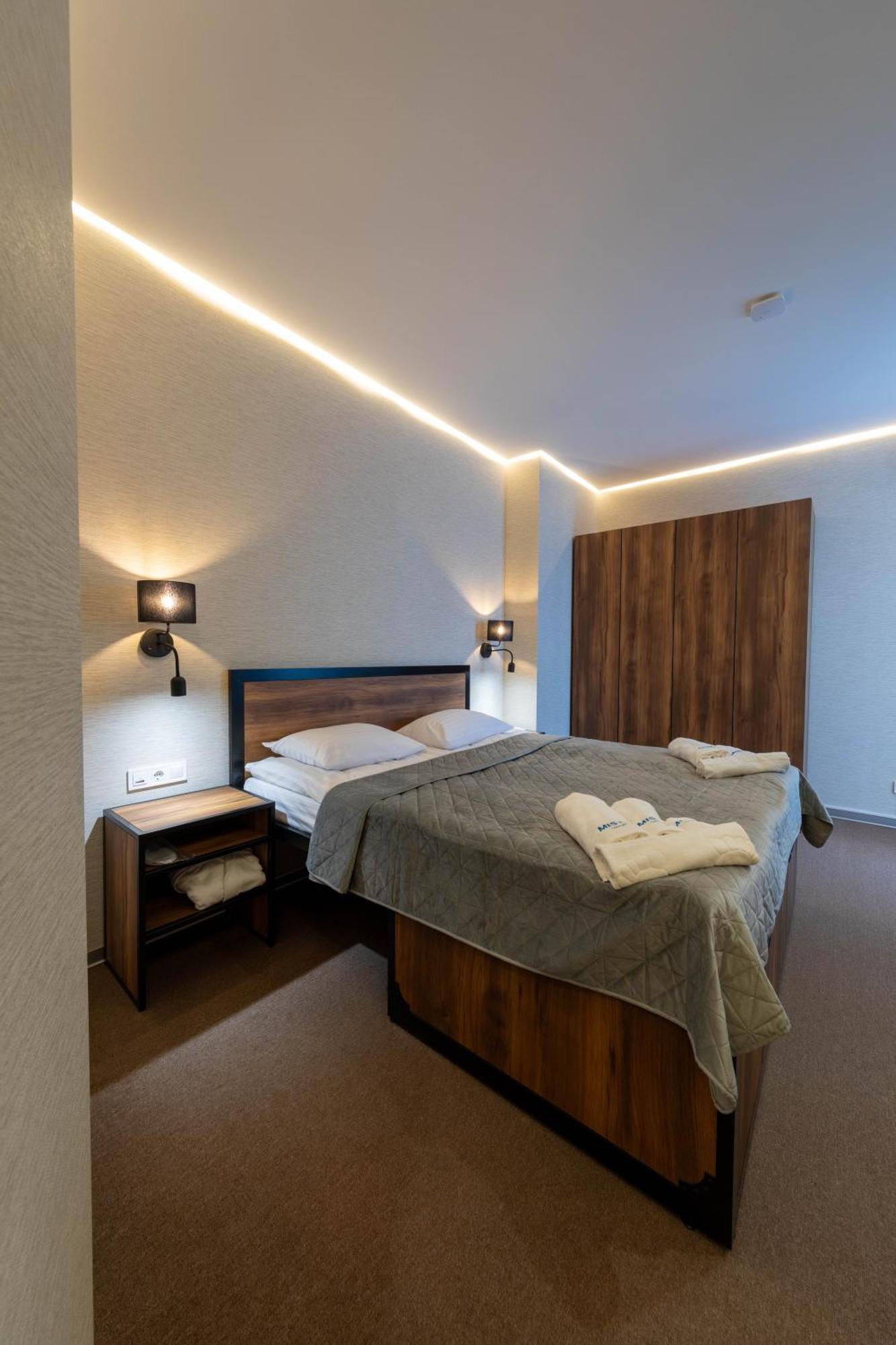 Misto Capsule Hotel Киев Экстерьер фото
